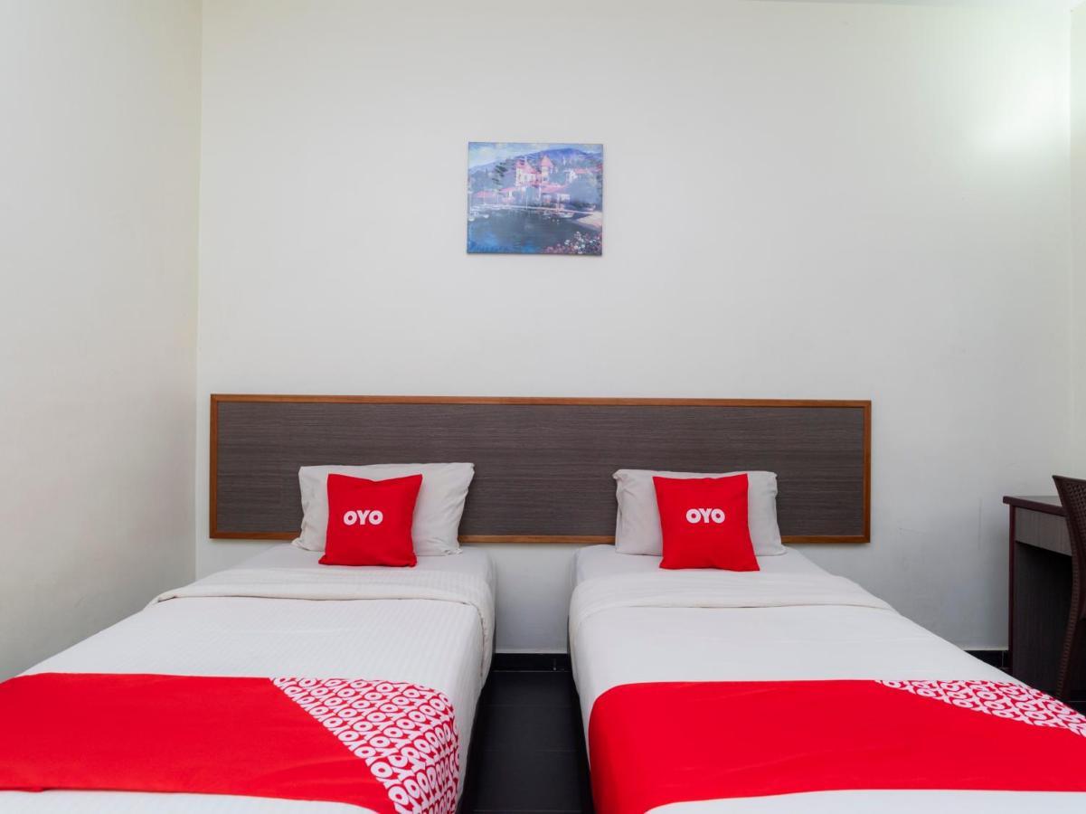OYO 44095 Bluewater Hotel  Mersing Exterior foto