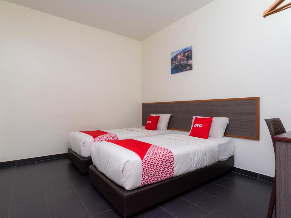 OYO 44095 Bluewater Hotel  Mersing Exterior foto